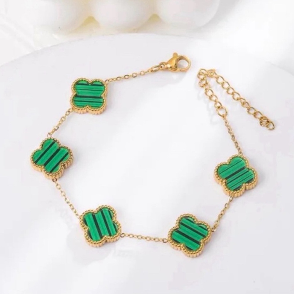 Gold and Green Clover Bracelet - Picture 2 of 4